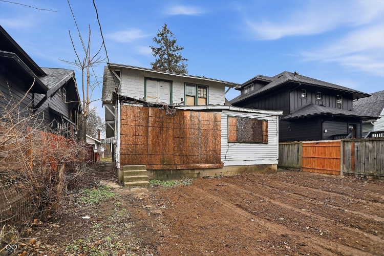 Listing Image 11