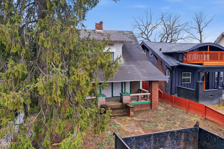 Listing Image 5