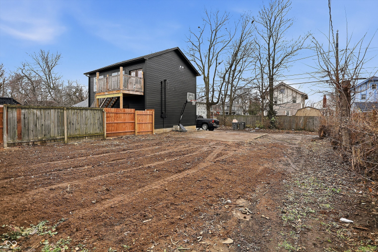 Listing Image 10