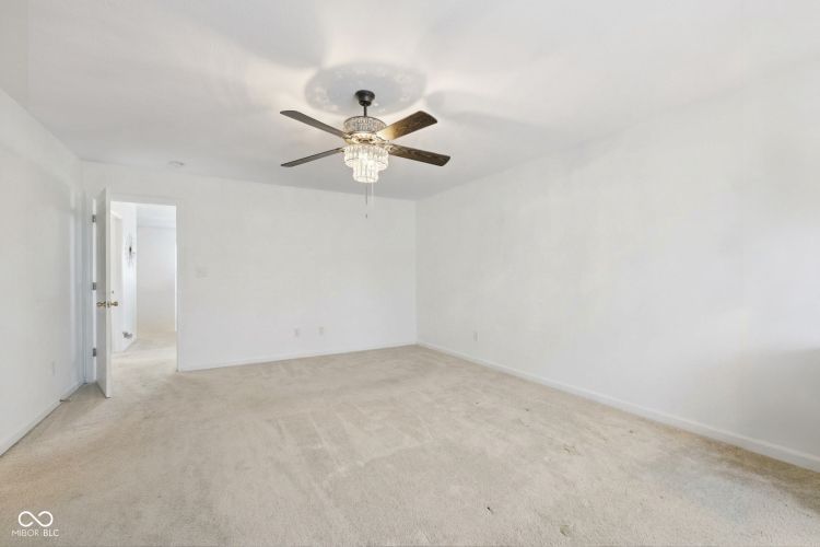 Listing Image 41