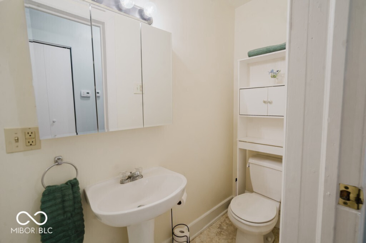 Listing Image 14