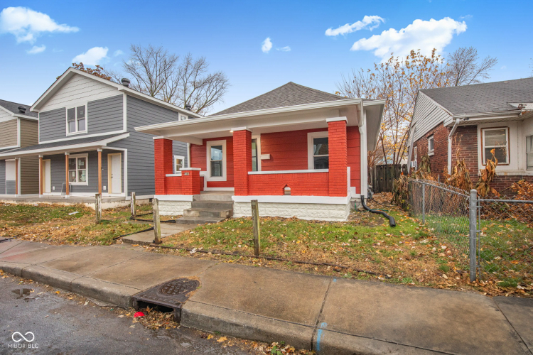 Listing Image 4