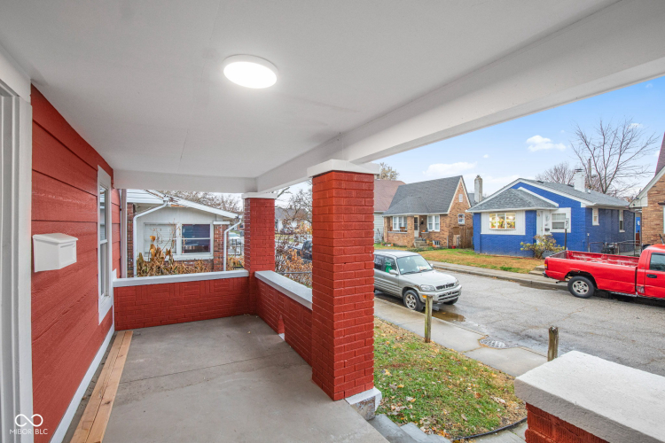 Listing Image 5