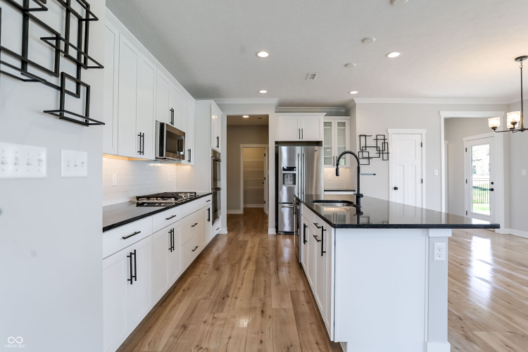 Listing Image 15