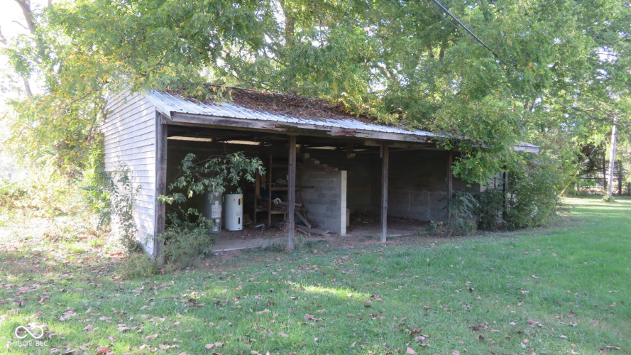 Listing Image 4
