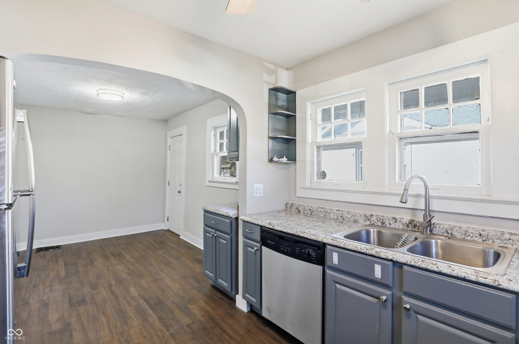 Listing Image 22