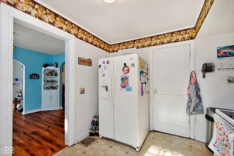 Listing Image 16
