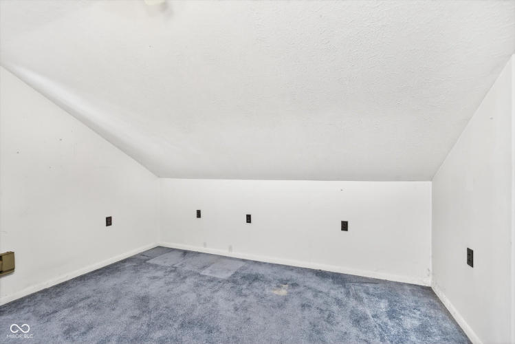 Listing Image 41