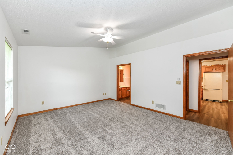 Listing Image 28