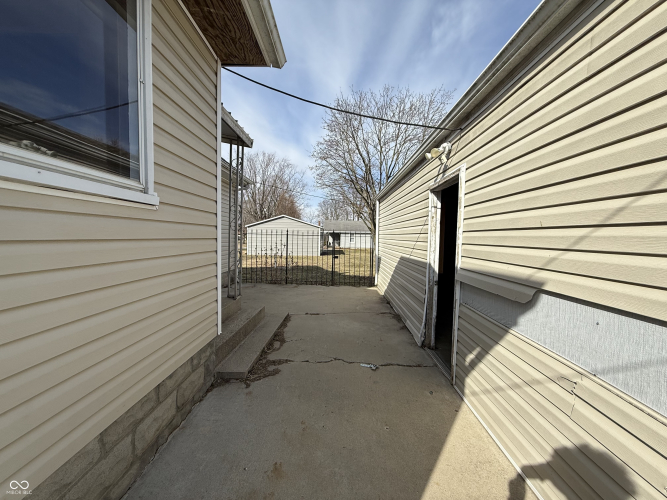 Listing Image 7