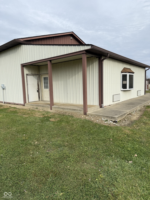 Listing Image 12