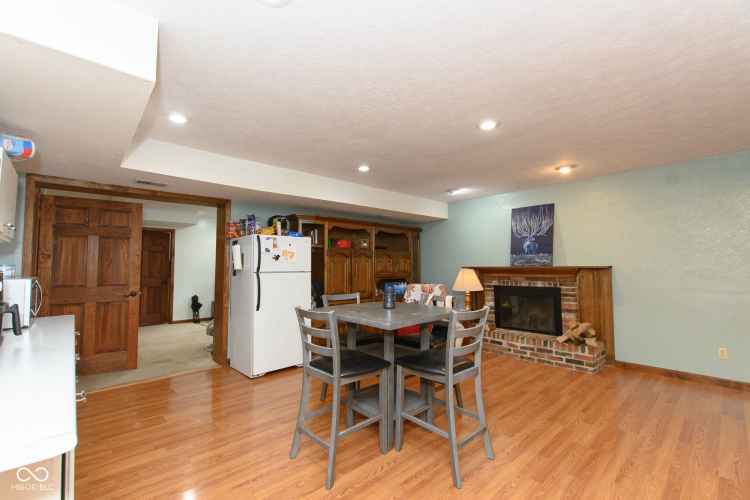 Listing Image 53