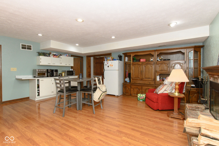 Listing Image 54