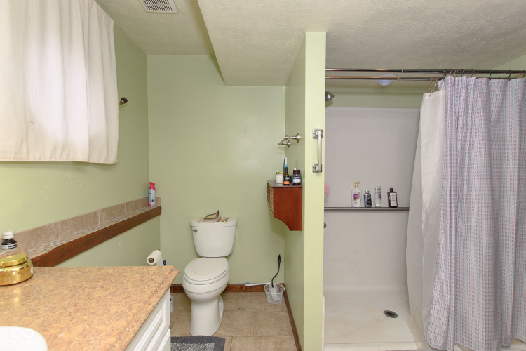 Listing Image 63