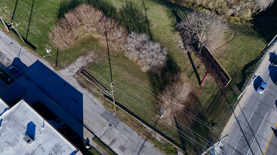 Listing Image 4