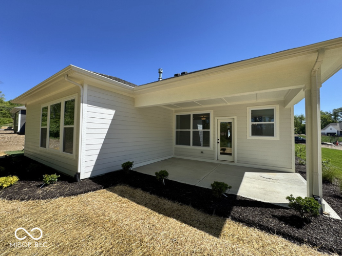 Listing Image 6