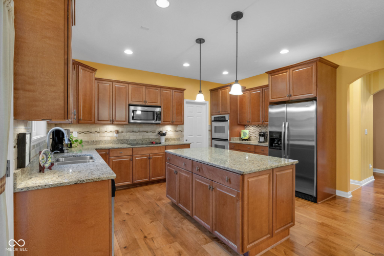 Listing Image 10