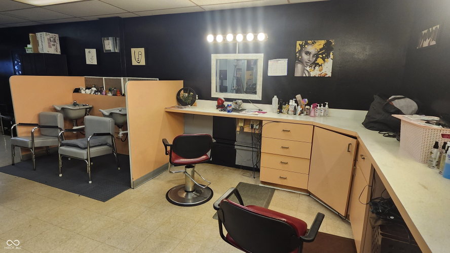 Listing Image 12