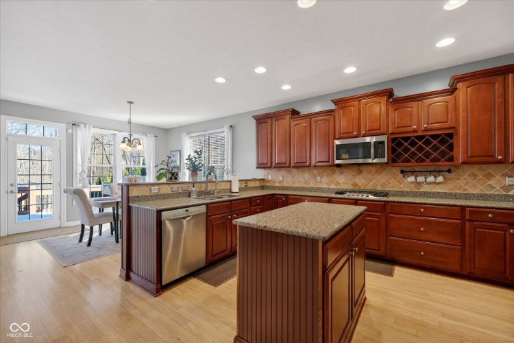 Listing Image 14