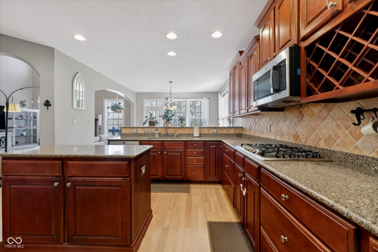 Listing Image 15