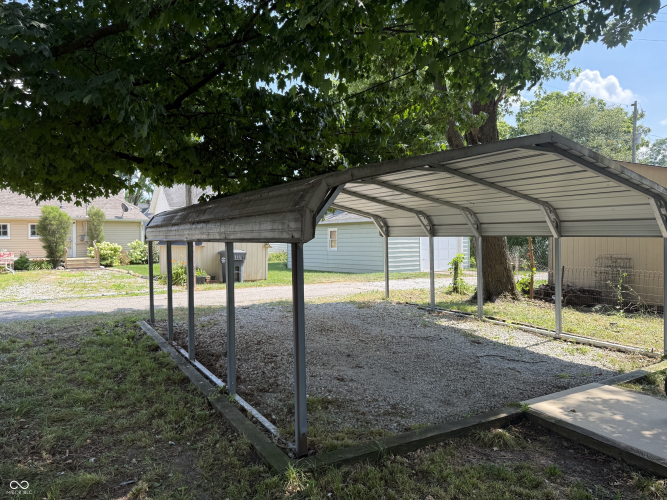 Listing Image 11