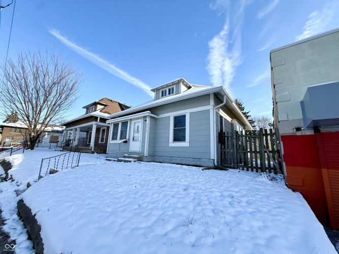 Listing Image 3