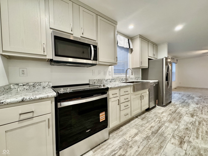 Listing Image 15