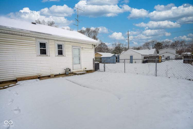 Listing Image 24