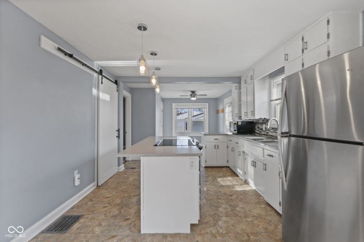 Listing Image 15
