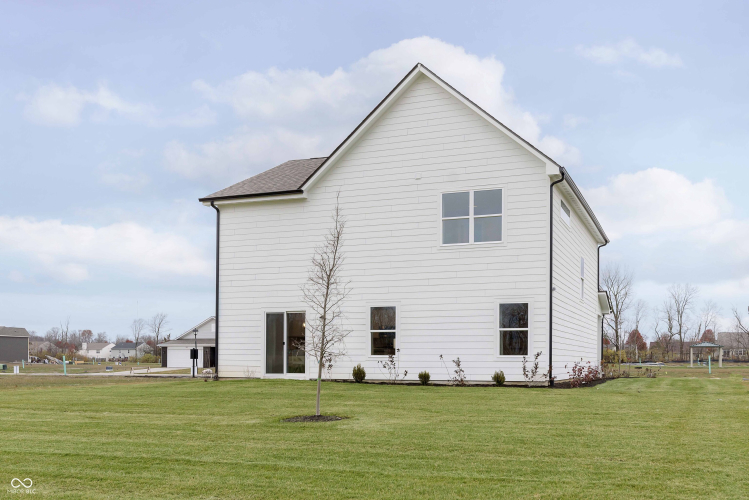 Listing Image 32