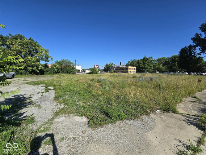 Listing Image 6