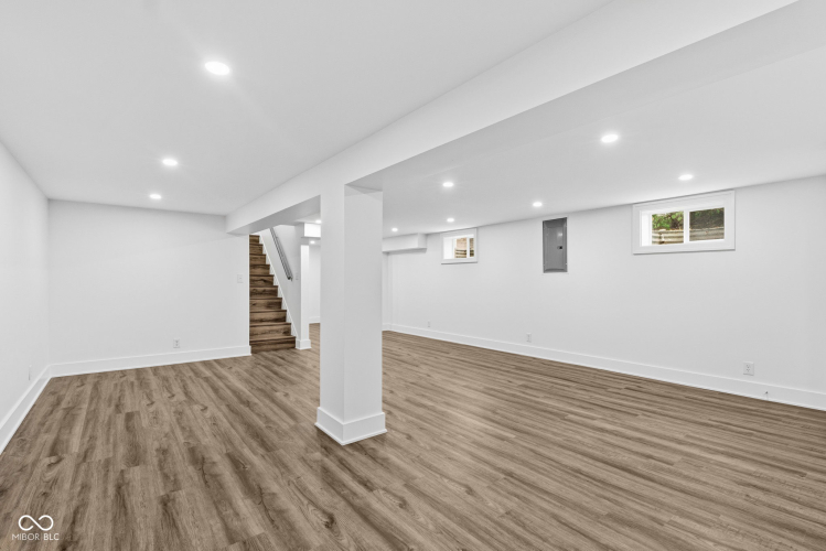 Listing Image 35