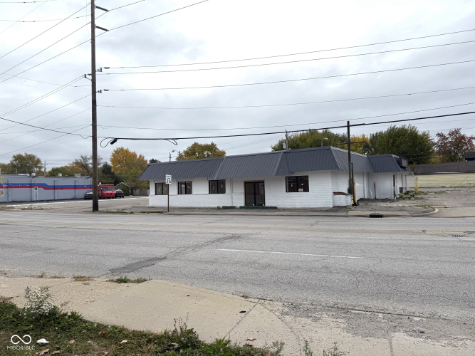 Listing Image 3