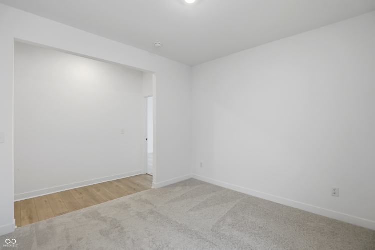 Listing Image 27