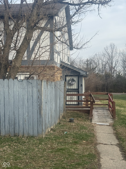 Listing Image 6