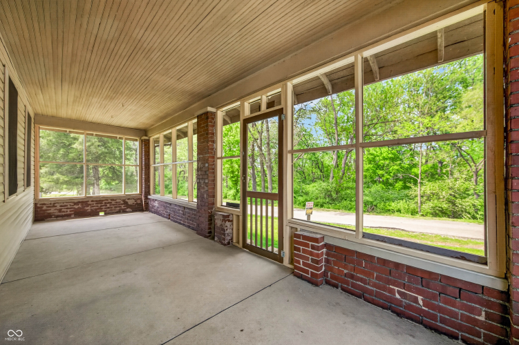 Listing Image 11