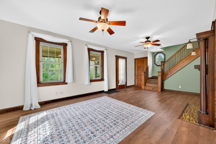 Listing Image 18