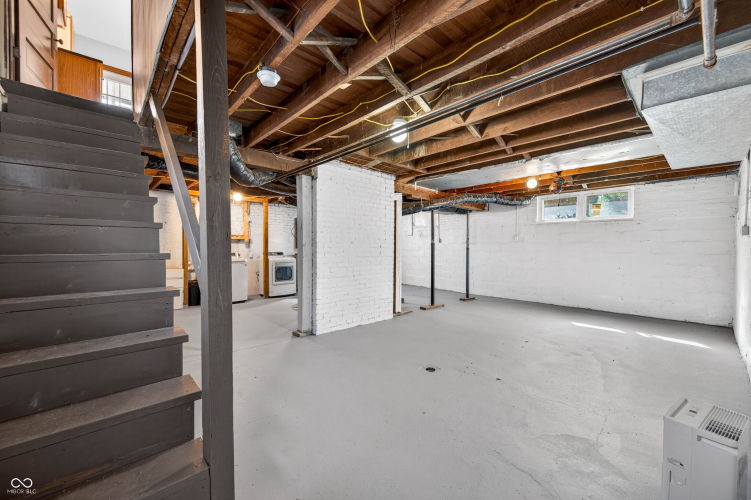 Listing Image 52