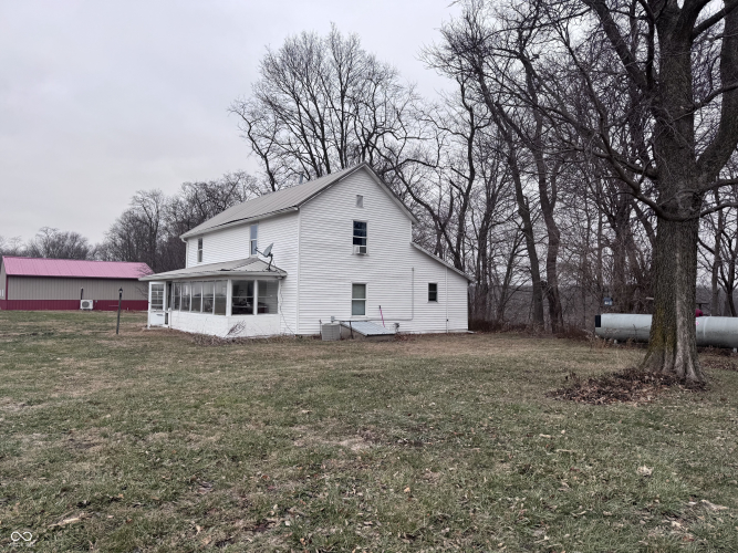 Listing Image 4
