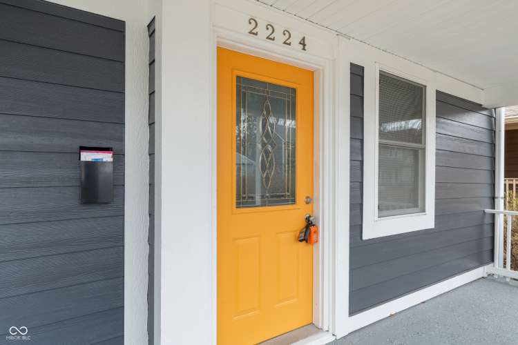 Listing Image 4