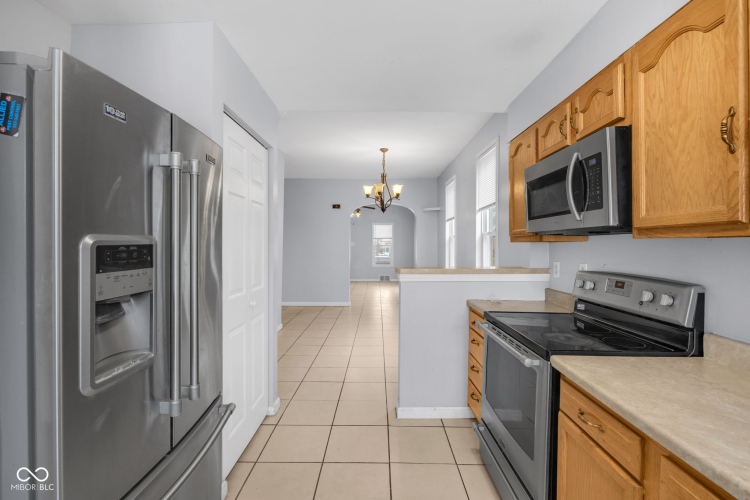 Listing Image 11