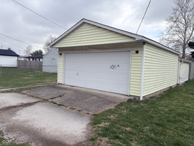 Listing Image 10