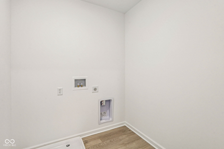 Listing Image 36