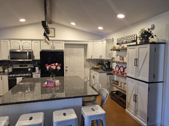 Listing Image 19