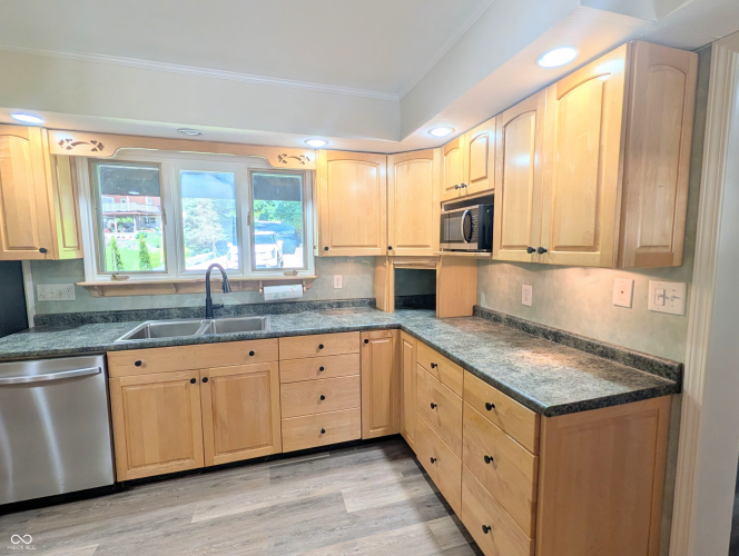 Listing Image 18