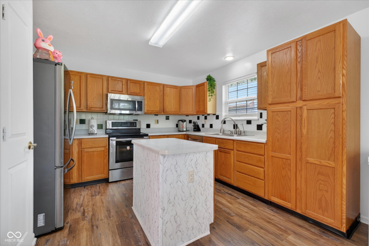 Listing Image 14