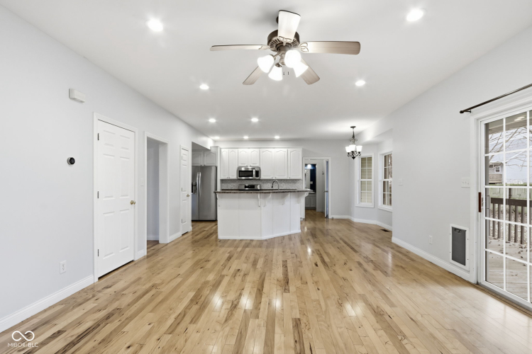 Listing Image 20