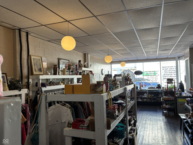 Listing Image 11