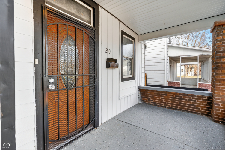 Listing Image 4
