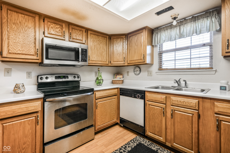 Listing Image 16